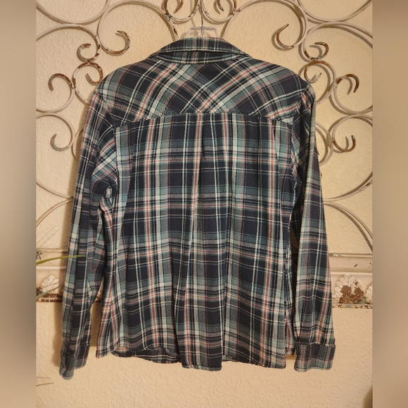 🦄 Gander Mountain Guide Series Plaid Button - Picture 2 of 3